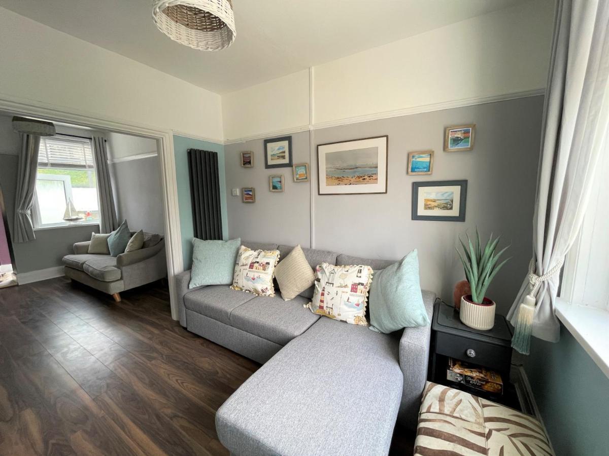 Coastal Cwtch Villa Milford Haven Exterior photo
